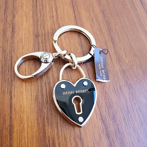 🔴SOLD🔴NWT Henri Bendel Centennial Stripe Heart Lock Gold Tone KeyFob w/Dustbag - Picture 8 of 8